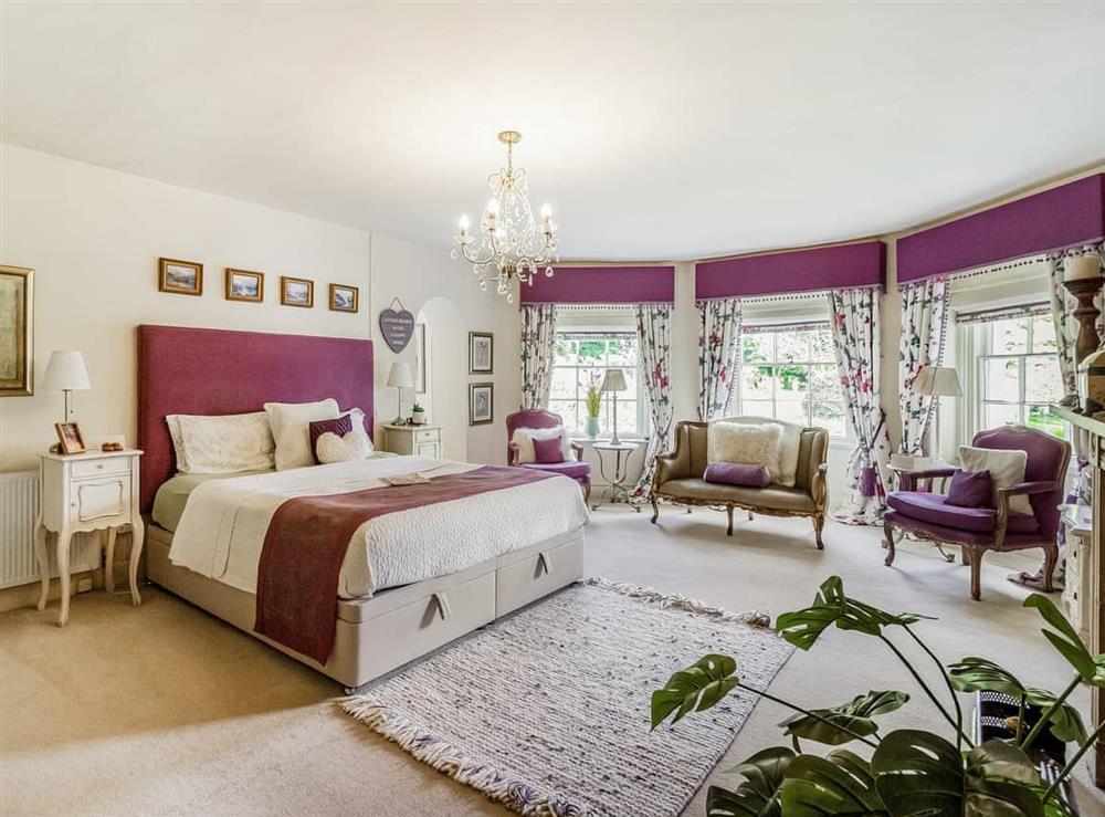 Double bedroom at Llwynhelig House in Llwynhelig, South Glamorgan
