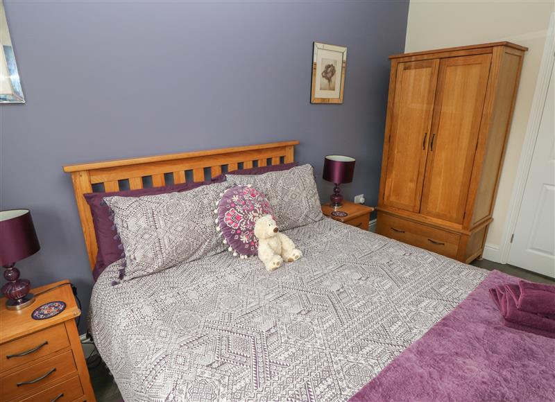 This is a bedroom (photo 2) at Llygad Y Lleuad ( Moon), Burry Port