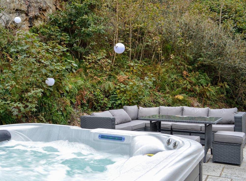 Hot tub at Llys Cyngar in Morfa Bychan, near Porthmadog, Gwynedd