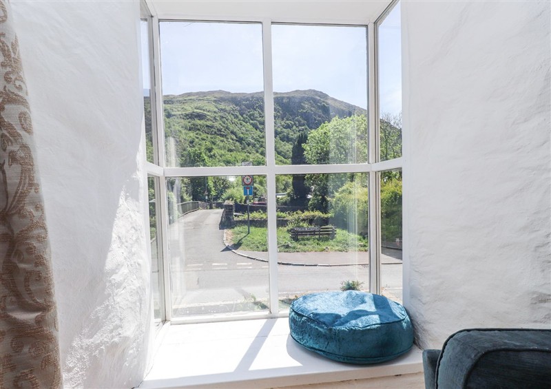One of the 3 bedrooms at Llys Emrys, Beddgelert