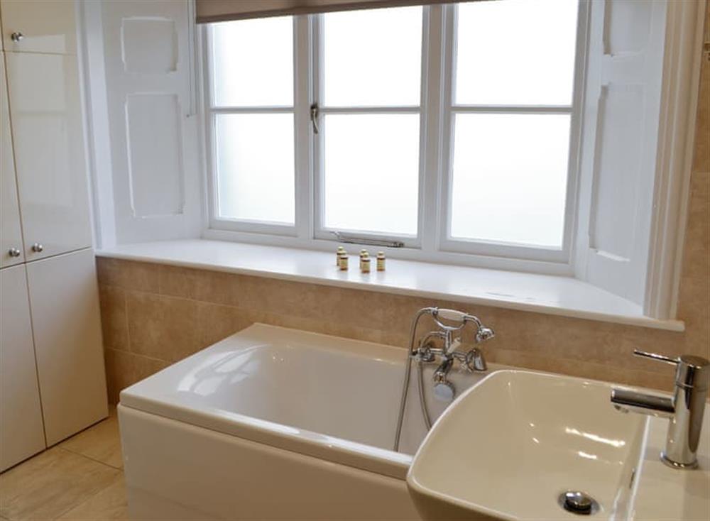 Bathroom at Llys Yr Wylan in Aberystwyth, Dyfed