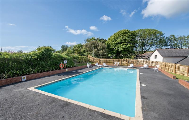 The swimming pool at Lobbs Cottage, Cornwall
