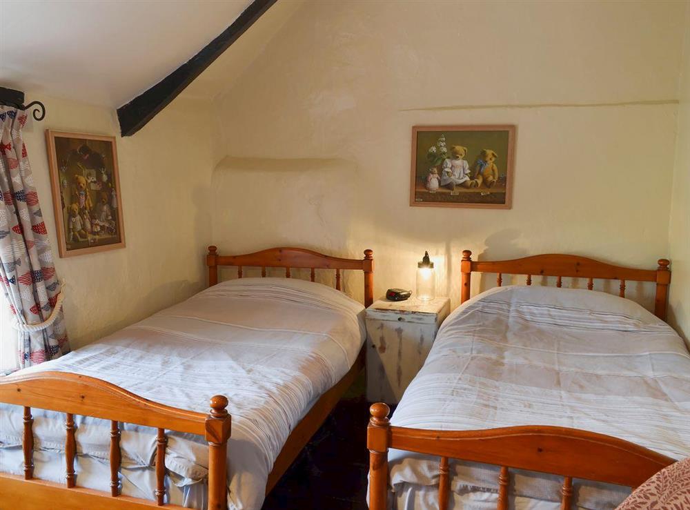 Twin bedroom at Lobster Cottage in Holcombe, near Dawlish, Devon