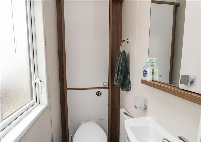 The bathroom at Loch Lomond Lodge, Ardlui Holiday Park near Crianlarich