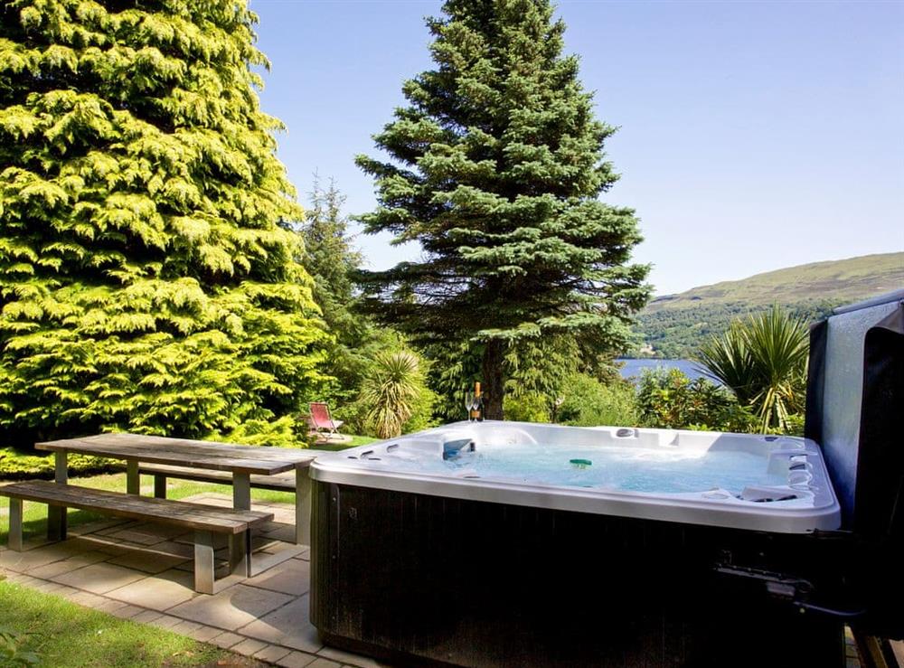 Hot tub at Loch Tay House, 