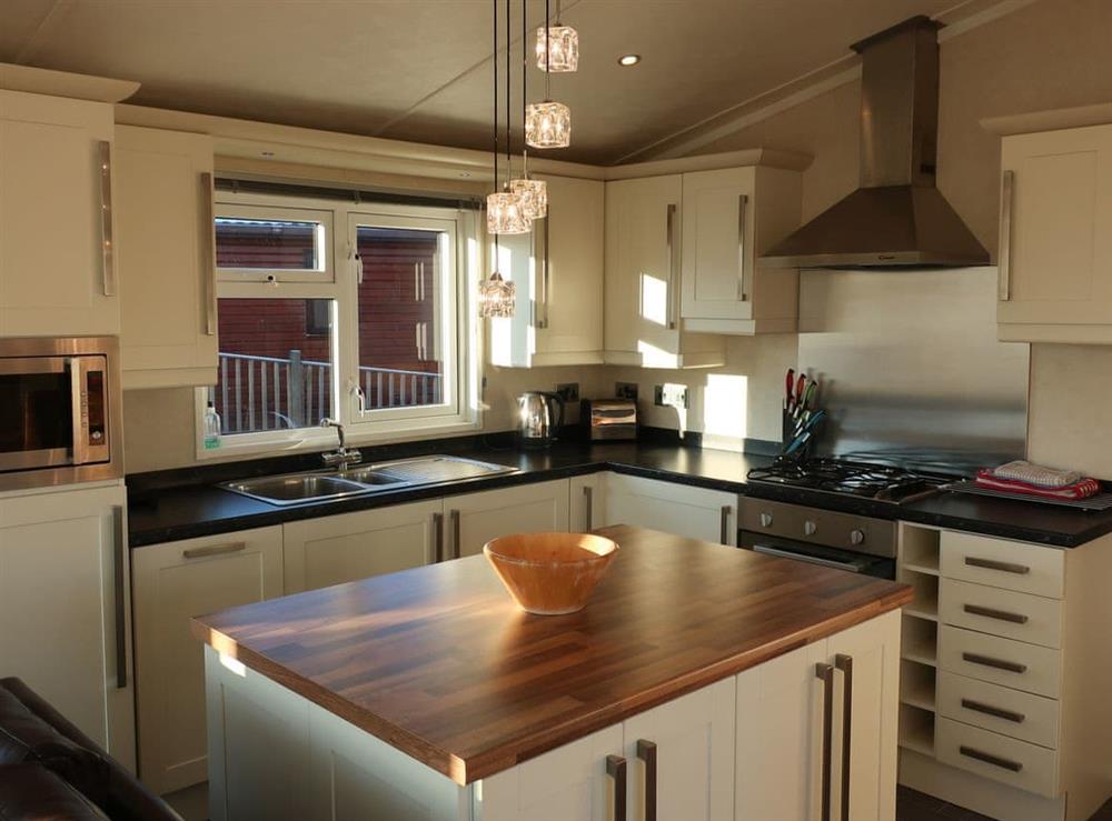 Comprehensively equipped kitchen at Harris, 