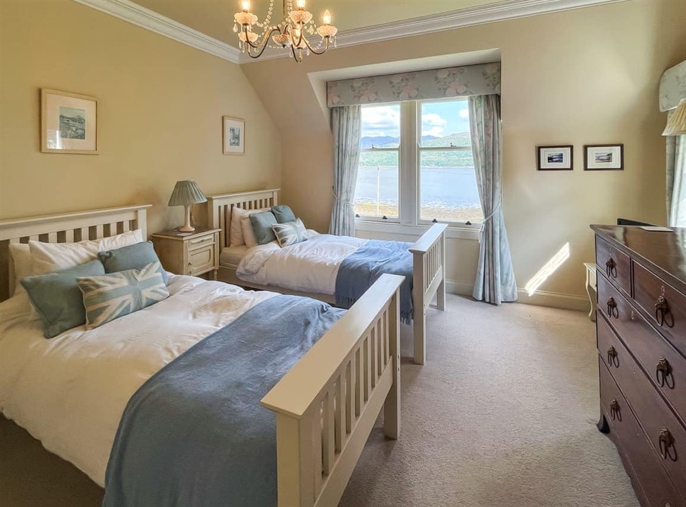 Twin bedroom