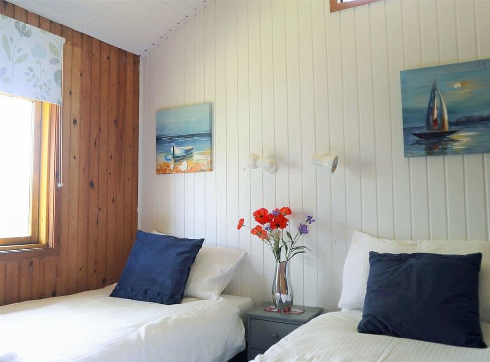 Comfy twin bedroom at Lochearn View Lodge in Lochearnhead, near Callander, Perthshire