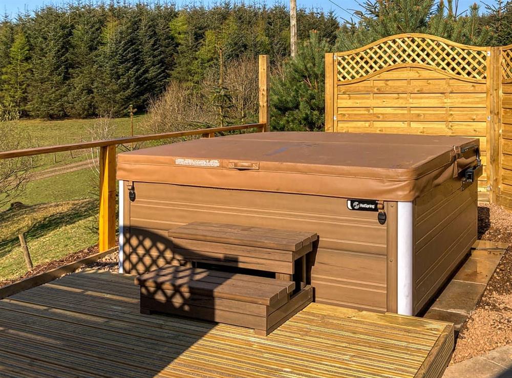 Hot tub at Lochinvar Clydesdale Cabin in Plains, near Airdrie, Lanarkshire