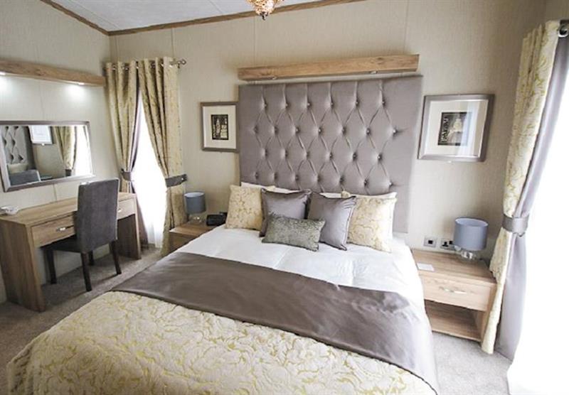 Double bedroom in the Premium Lodge at Lochmanor Estate in Lochmanor, Dunning