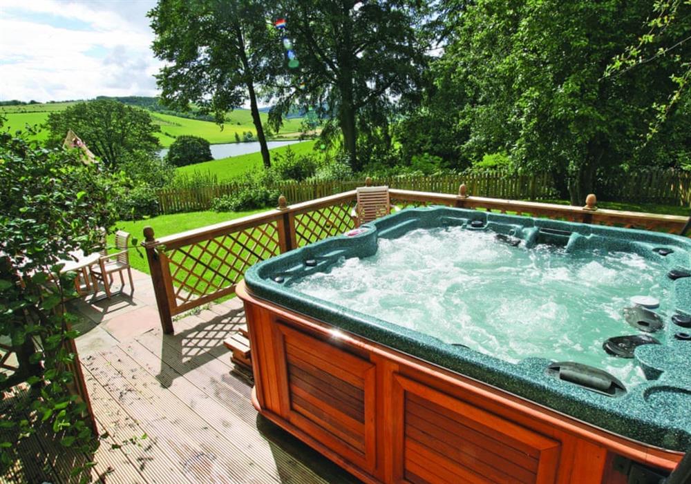 Hot tub at Lochside Garden House in Kelso, Roxburghshire