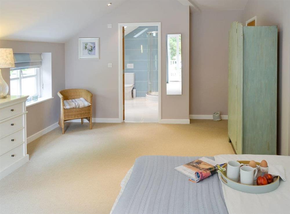 Large en-suite double bedroom at Lock Cottage in Aylsham, Norfolk., Great Britain