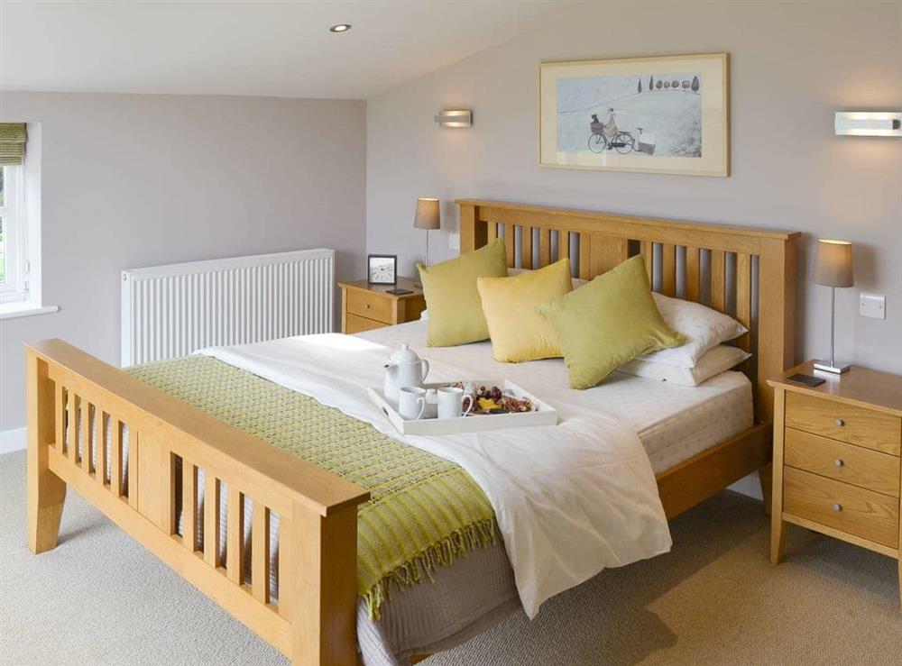 Spacious en-suite master bedroom at Lock Cottage in Aylsham, Norfolk., Great Britain