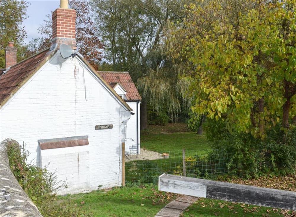 Photos of Lock Cottage Brimslade, near Marlborough, Wiltshire