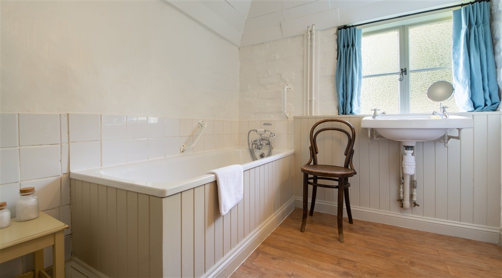 The bathroom at Lock Cottage in Faringdon, Oxfordshire