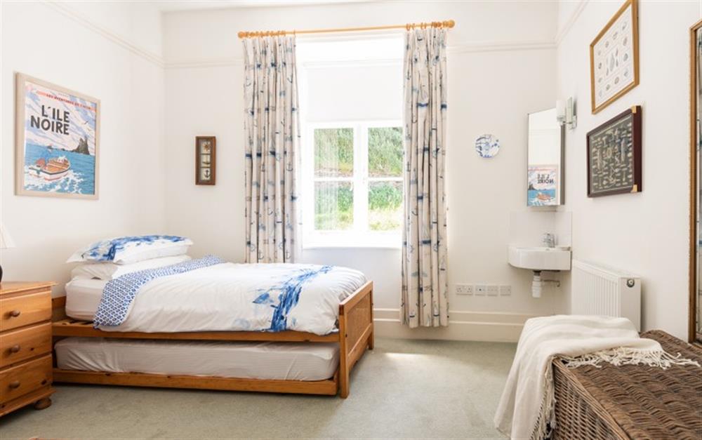 The second twin bedroom  at Lockslea House in Thurlestone