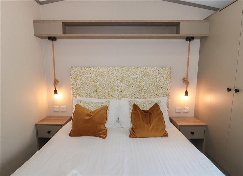 One of the 2 bedrooms at Lodge 10, Shipham
