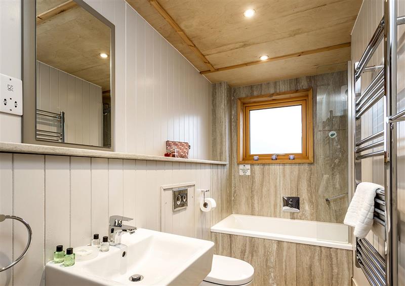 Bathroom at Lodge 11, Corfe Castle