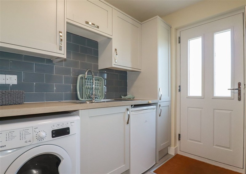 The kitchen (photo 2) at Lodge 18, St Merryn