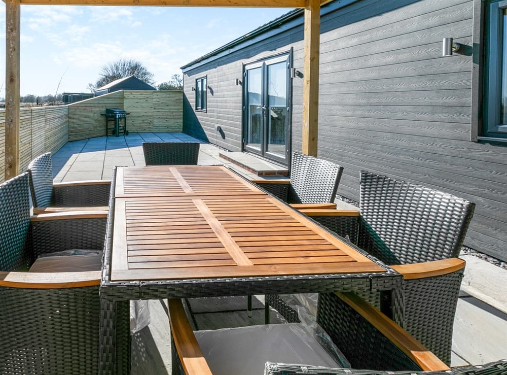 Sitting-out-area at Lodge 2 in Saltfleetby, Lincolnshire