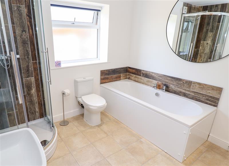 Bathroom at Lodge 24, Thorpe-on-the-Hill near South Hykeham