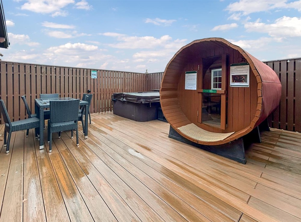 Hot tub at Lodge 3 in Glasgow, Renfrewshire