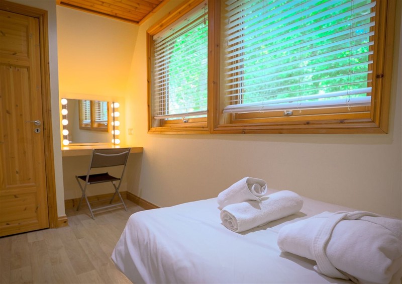 One of the bedrooms at Lodge 68 - Fern Gully, Finlakes Holiday Park near Chudleigh