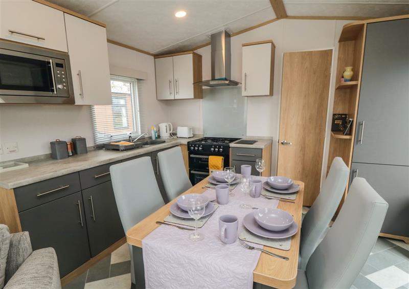 The kitchen at Lodge 7 - Seabreeze Retreat, Bridlington