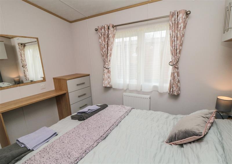 This is a bedroom at Lodge 7 - Seabreeze Retreat, Bridlington