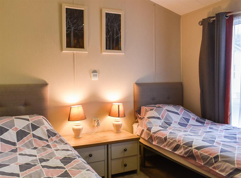 Twin bedroom at Lodge 78 Sun Valley in Pentewan, near St Austell, Cornwall