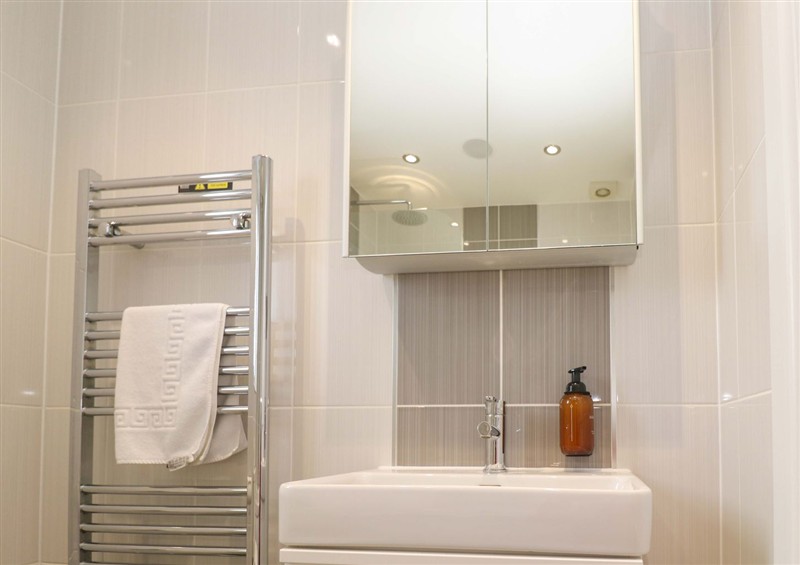 Bathroom (photo 3) at Lodge 83, Gwel an Mor, Portreath