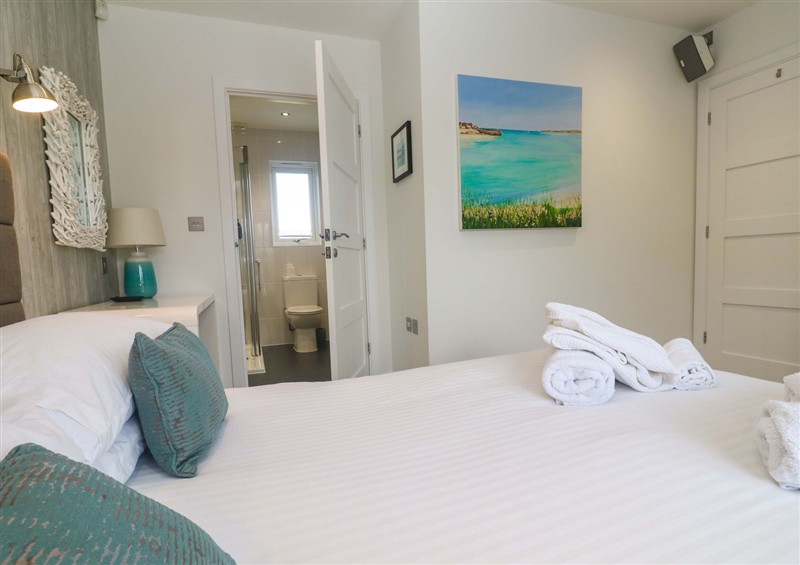 Bedroom at Lodge 83, Gwel an Mor, Portreath