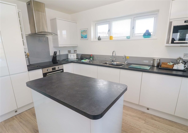 The kitchen at Lodge 83, Gwel an Mor, Portreath