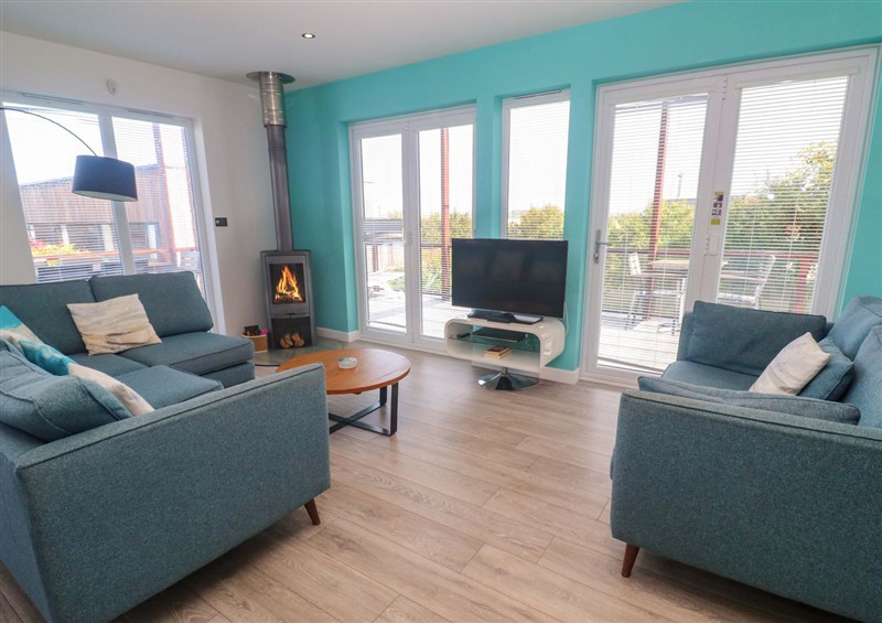The living area at Lodge 83, Gwel an Mor, Portreath