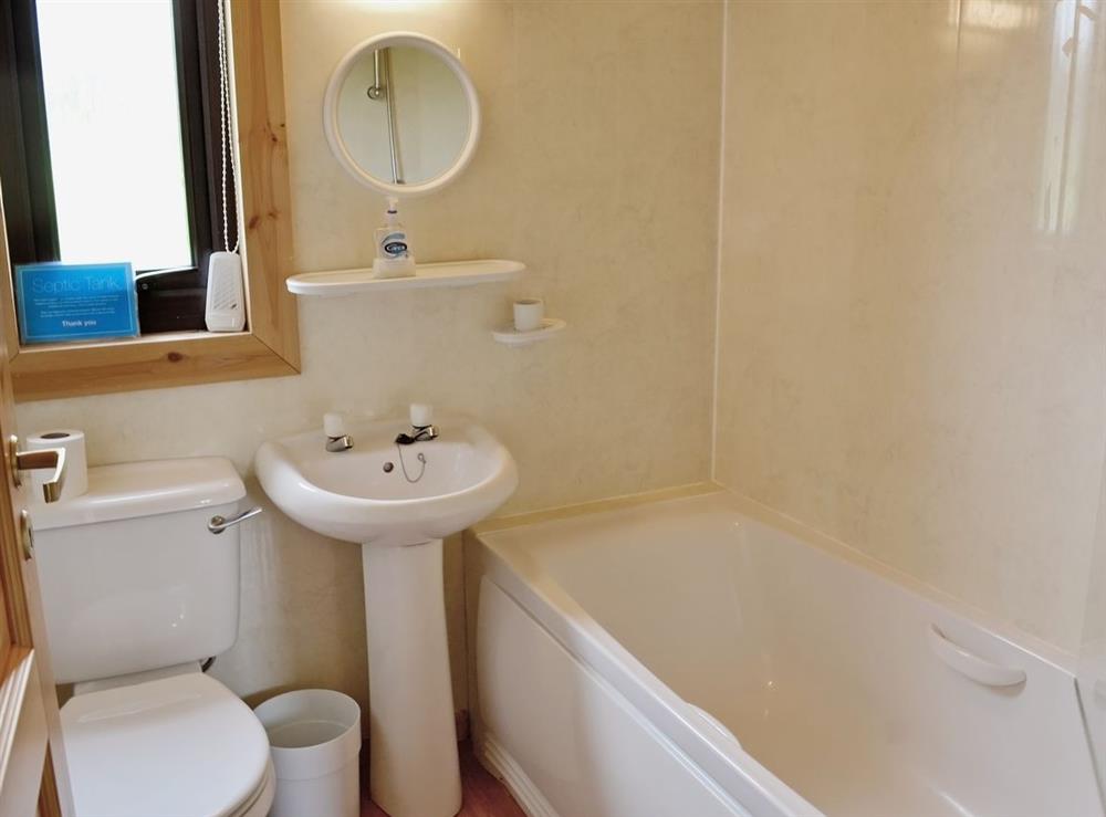 Bathroom at Lodge 88 in Woolsery, Bideford, Devon