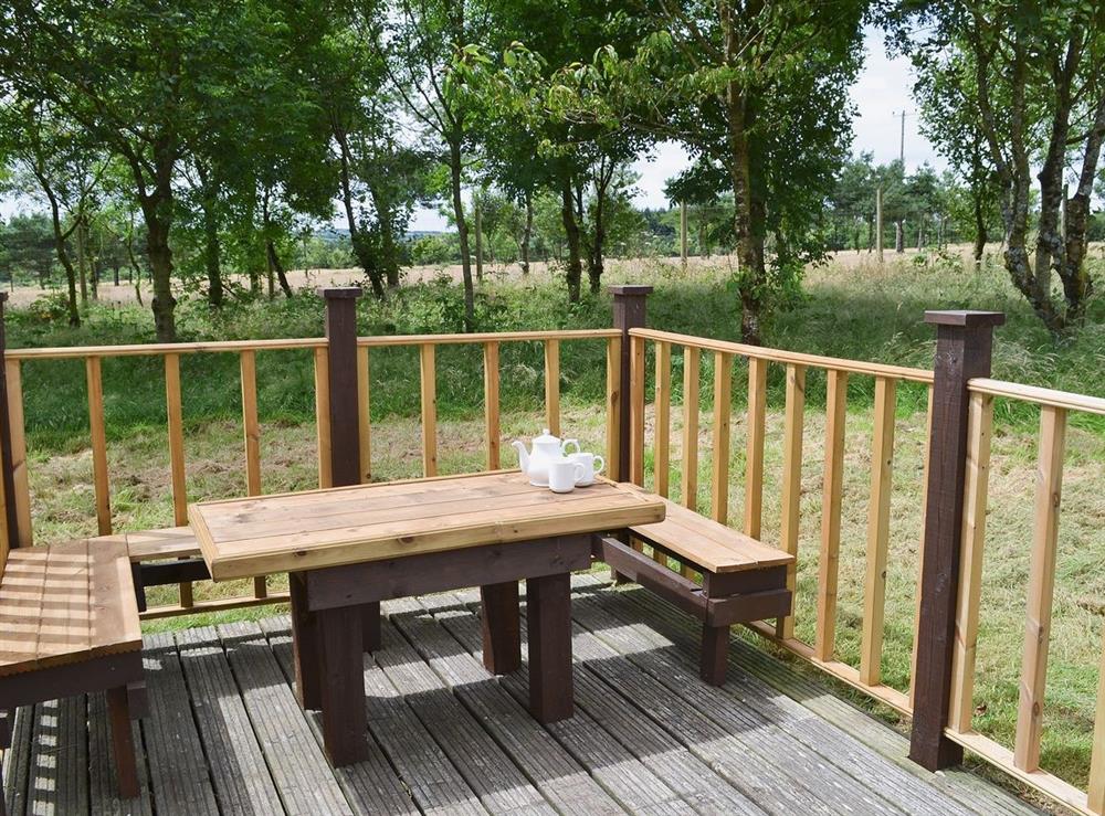 Sitting-out-area at Lodge 88 in Woolsery, Bideford, Devon