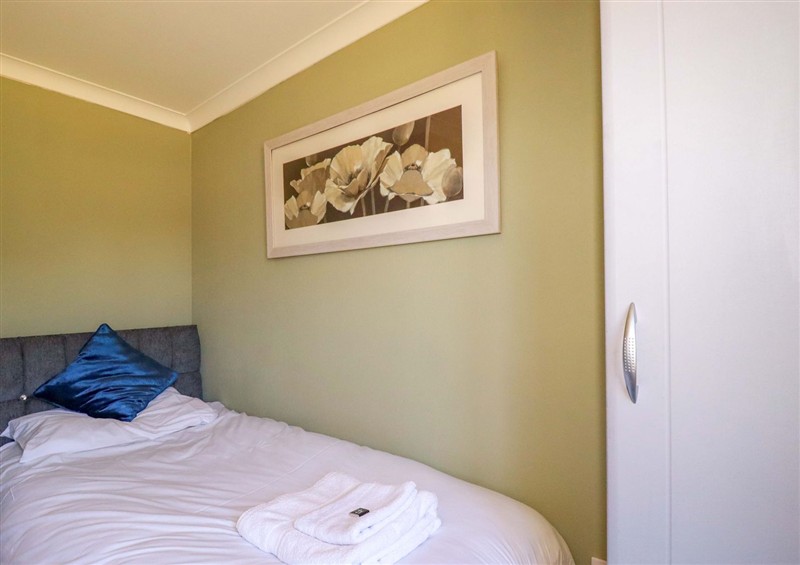 One of the bedrooms (photo 2) at Lodge 9 - Lamorna, Tregolds near St Merryn