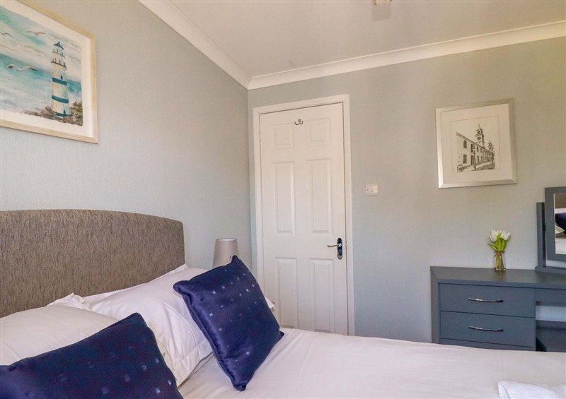 One of the bedrooms at Lodge 9 - Lamorna, Tregolds near St Merryn