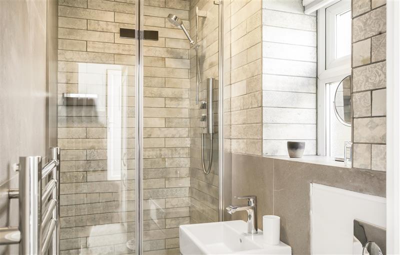 The bathroom (photo 2) at Loe Cottage, Porthleven