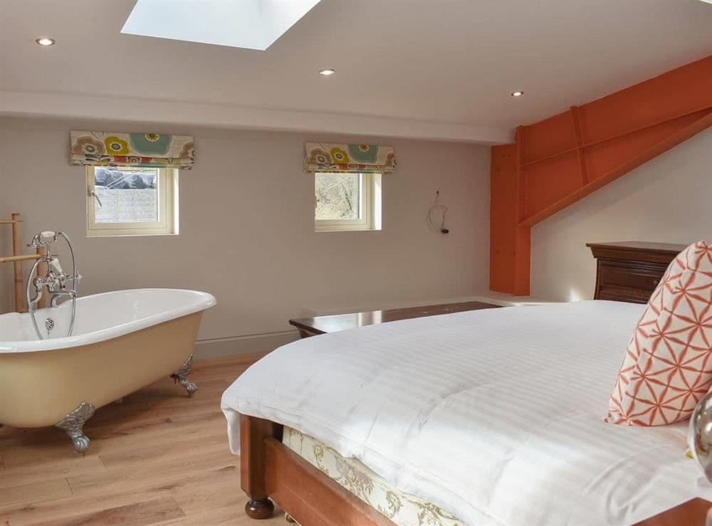 Master bedroom at Sika Cottage, 