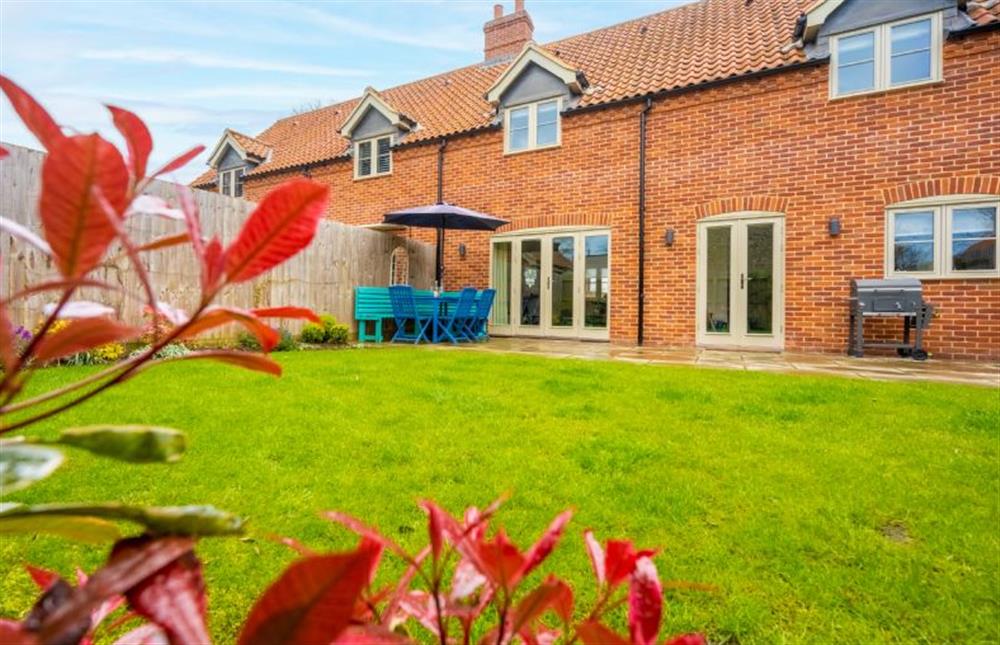 Large fully enclosed garden at Long Meadow, Great Bircham near Kings Lynn