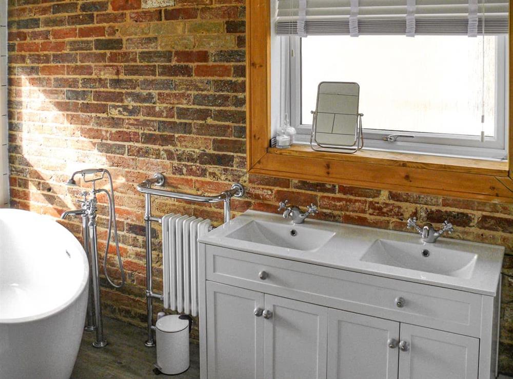 Bathroom at Longford Cottage in Havenstreet, Isle of Wight