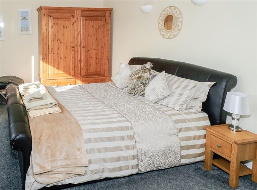 Double bedroom at Longmead in Near Paignton, Devon