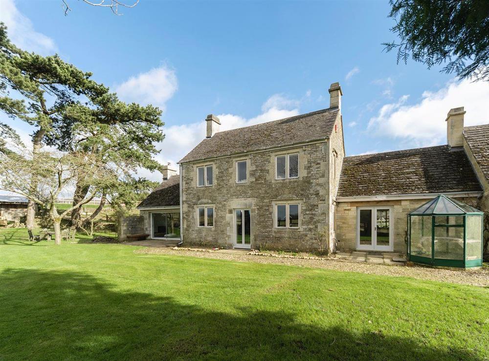 Longridge Farm in near Stroud, Gloucestershire sleeps 8