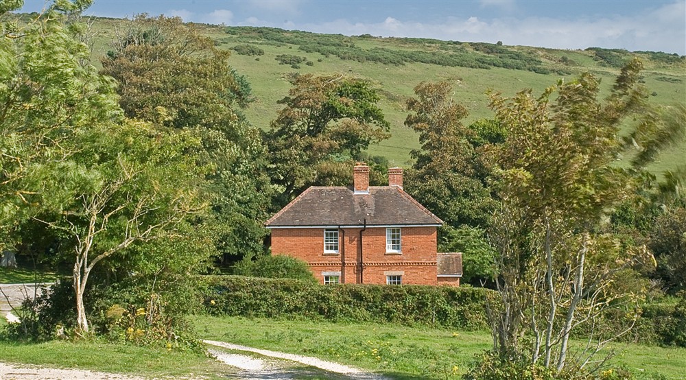 The exterior of Longstone cottage, Isle of Wight (photo 2) at Longstone Cottage in Mottistone, Isle Of Wight