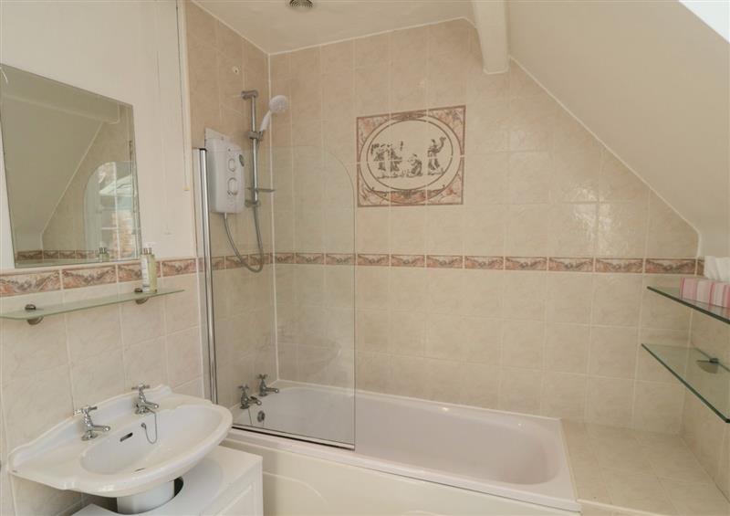 The bathroom (photo 4) at Lonsdale Villa, Scarborough
