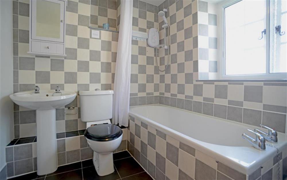 The family bathroom at Looking Glass Cottage in Lyme Regis
