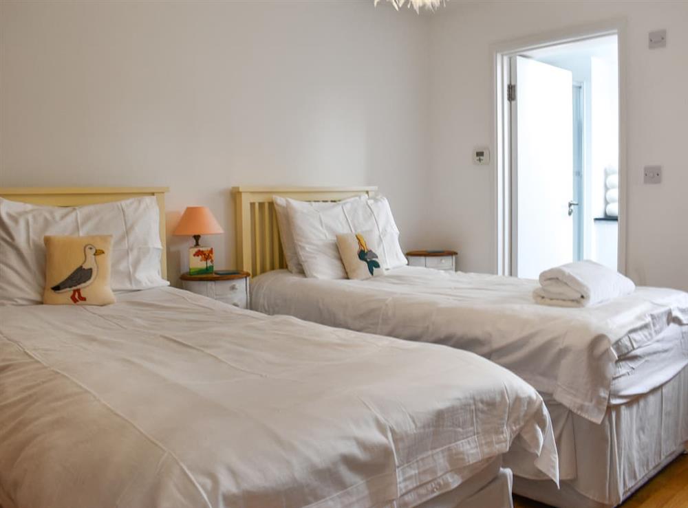 Twin bedroom at Lookout in Downderry, Cornwall