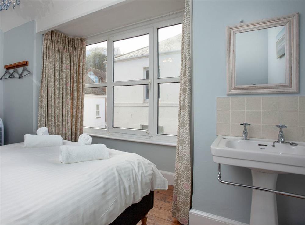 Double bedroom (photo 7) at Lookout in Salcombe, Devon