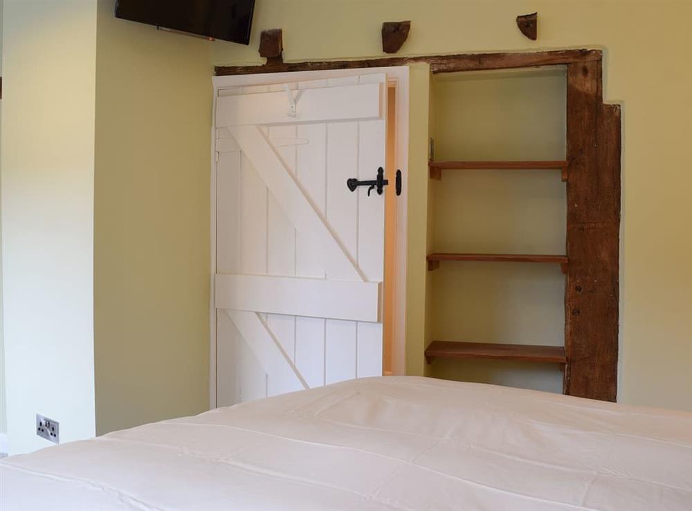 Double bedroom (photo 3) at Lovely Old Cottage in Stratford-Upon-Avon, Warwickshire